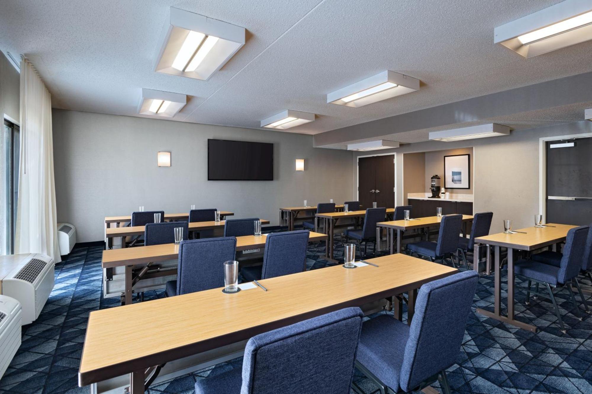 Courtyard By Marriott Dallas Richardson At Spring Valley Exterior photo