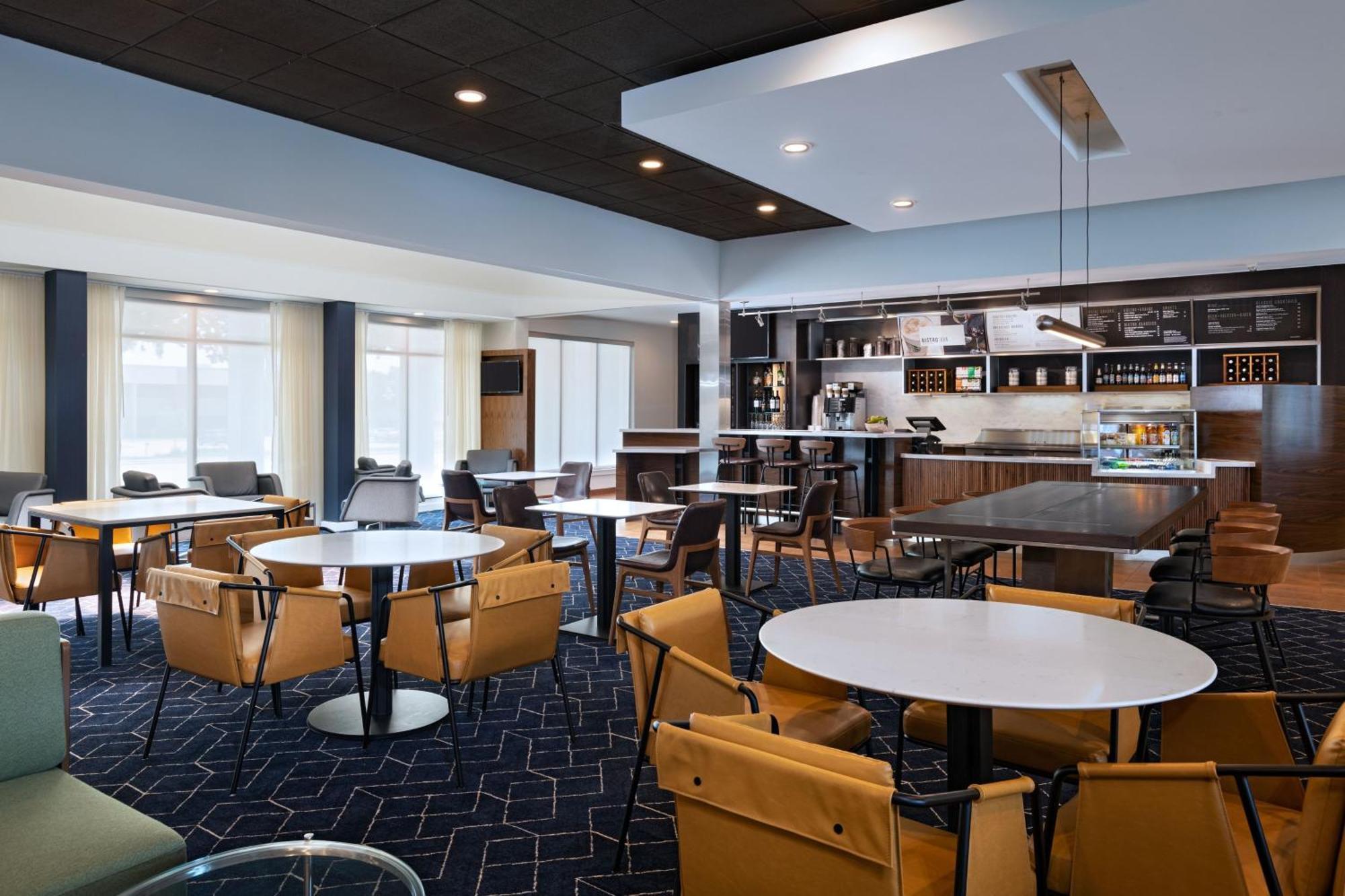 Courtyard By Marriott Dallas Richardson At Spring Valley Exterior photo